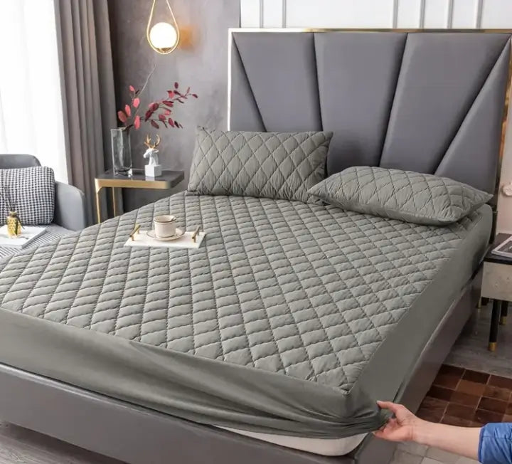 PROTECTOR DE COLCHÓN - Protege De Posibles Accidentes De Líquido U Otras Sustancias.