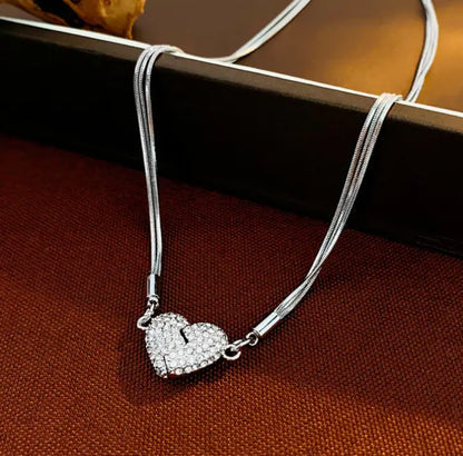 COLLAR CORAZÓN MAGNÉTICO - Ideal Para Representar El Amor Verdadero